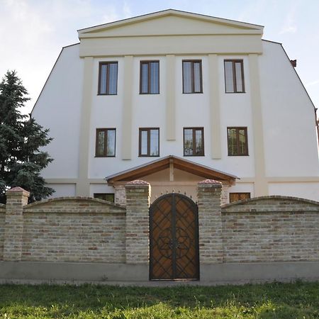 Hotel Dom Fedorovyh Sergeyevka Esterno foto
